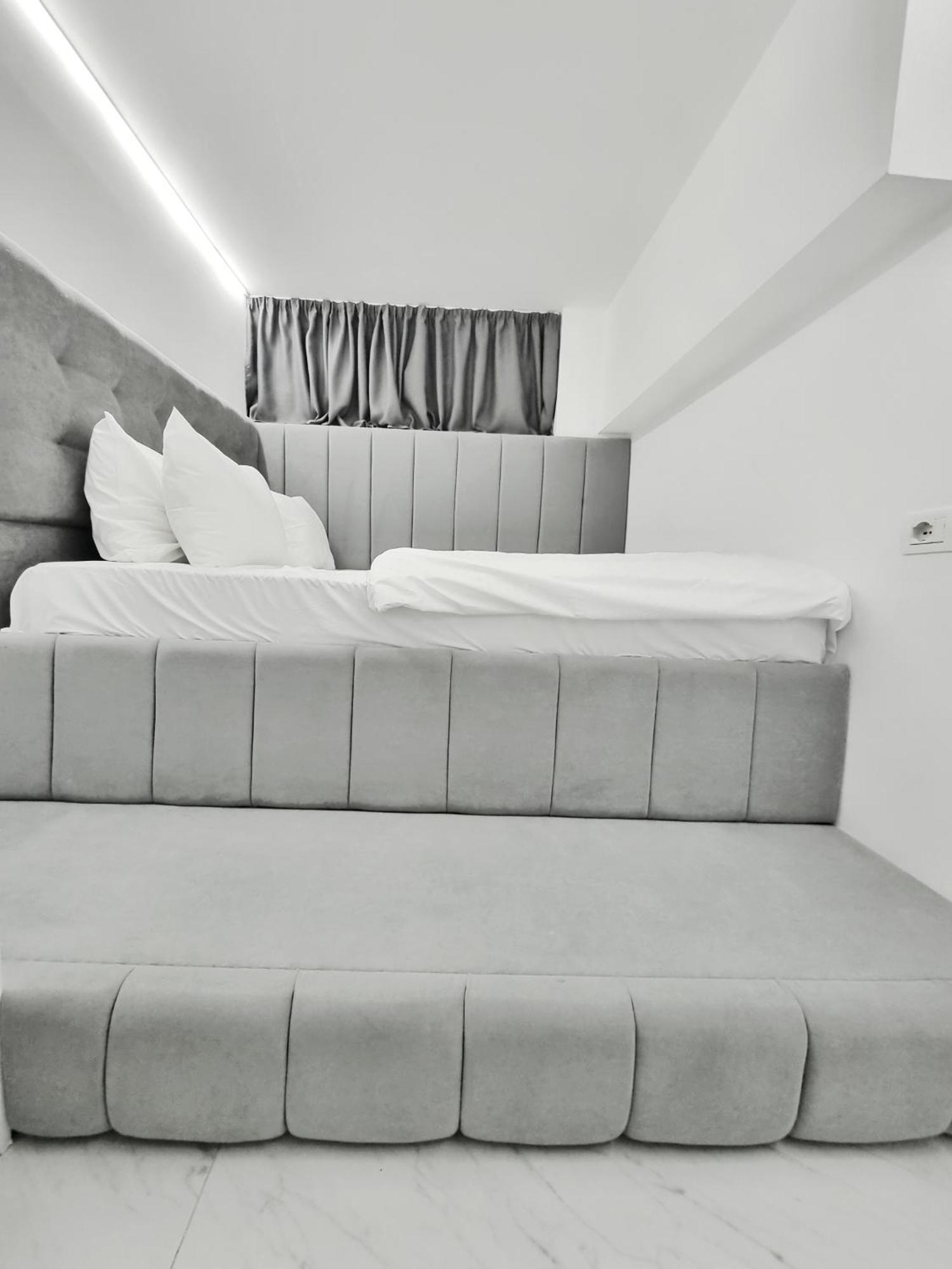 Mon Prive Apartment Tirana Esterno foto